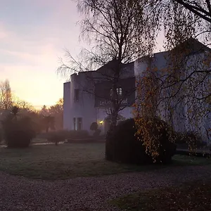 Logis La Croix Du Sud 3* Le Tour-du-Parc
